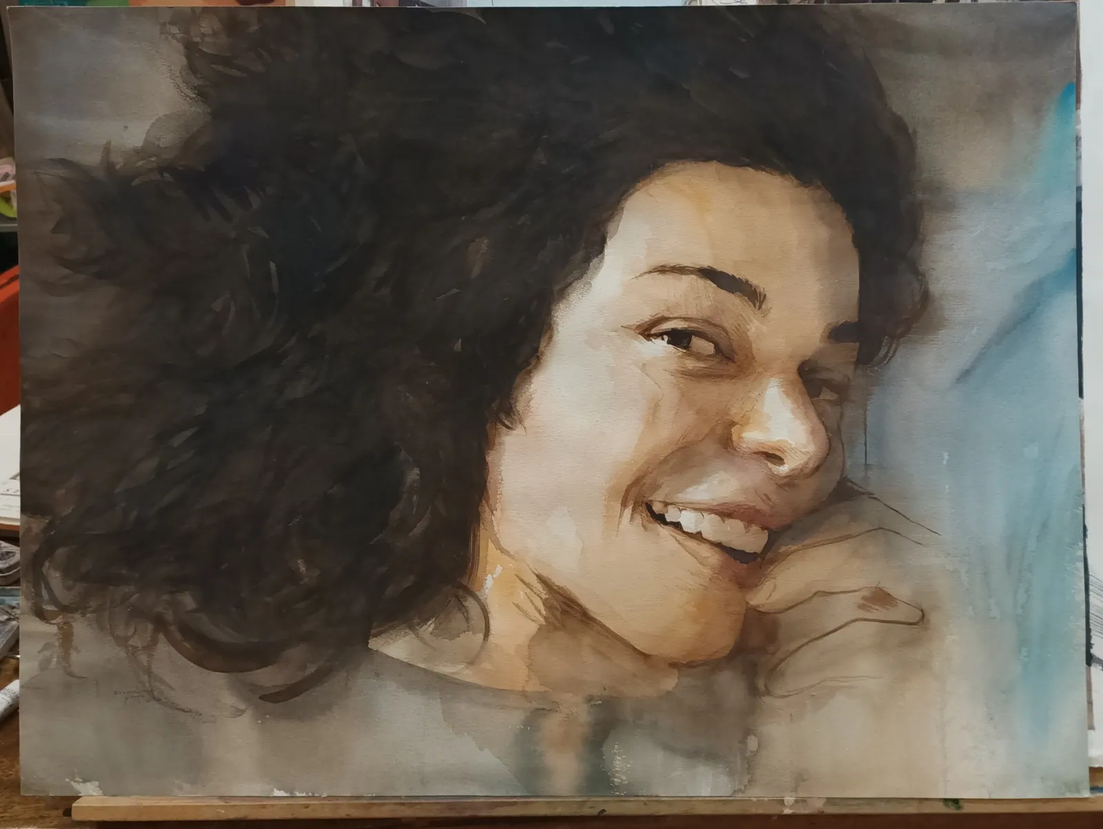 Mujer sonriendo — acuarela sobre papel