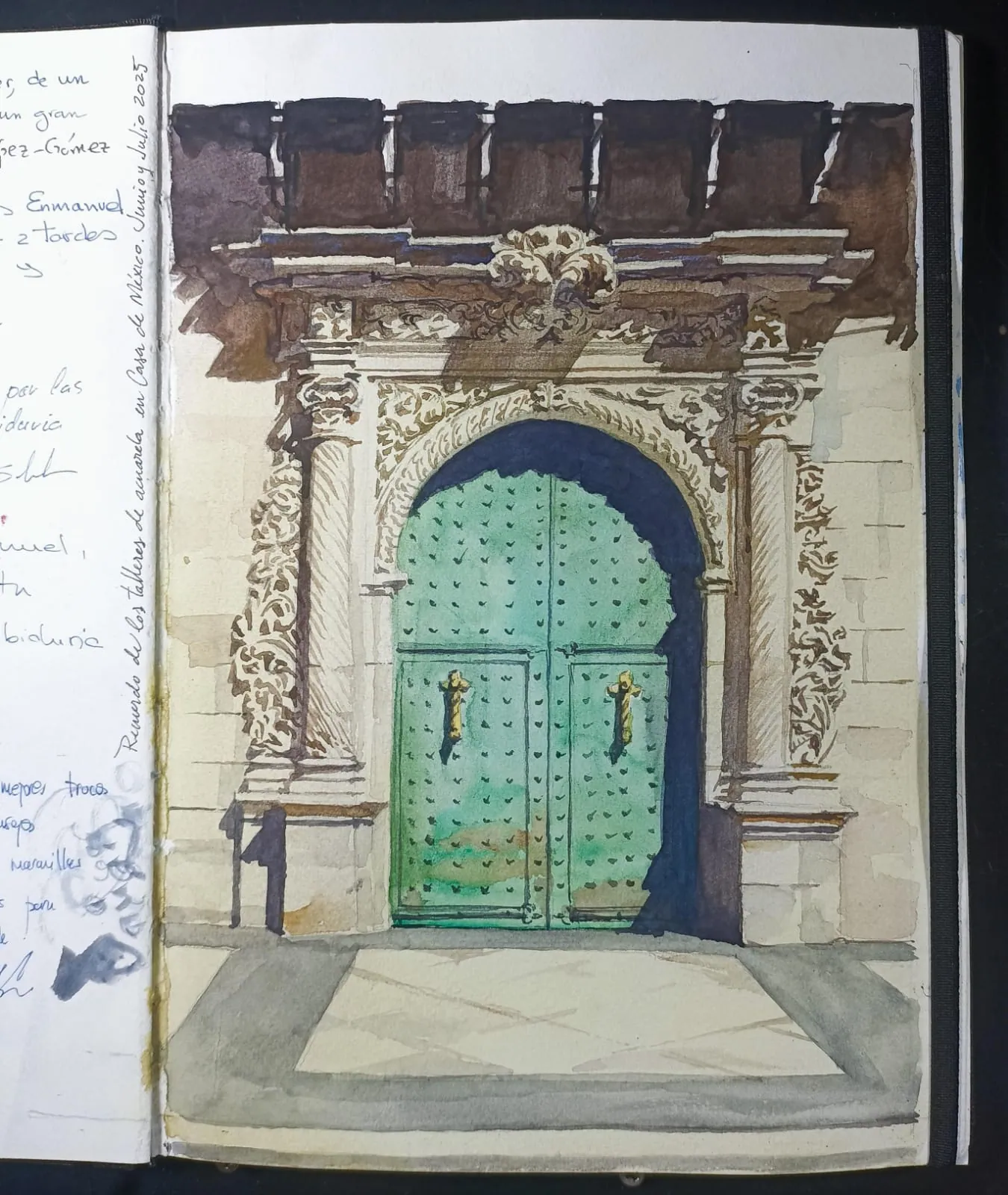 Portada de iglesia — acuarela en cuaderno de viaje